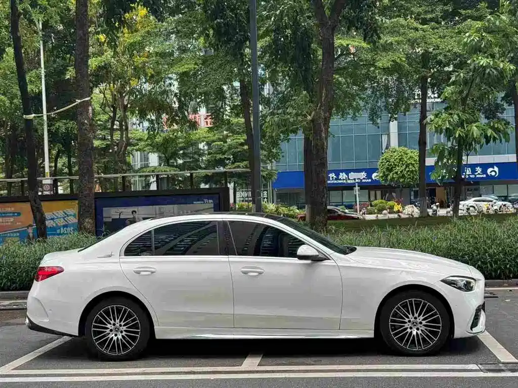 Mercedes-Benz C-Class 2022