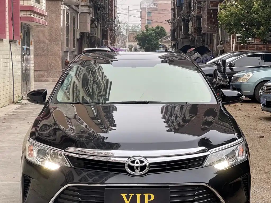 Toyota Camry 2017 — фото 3