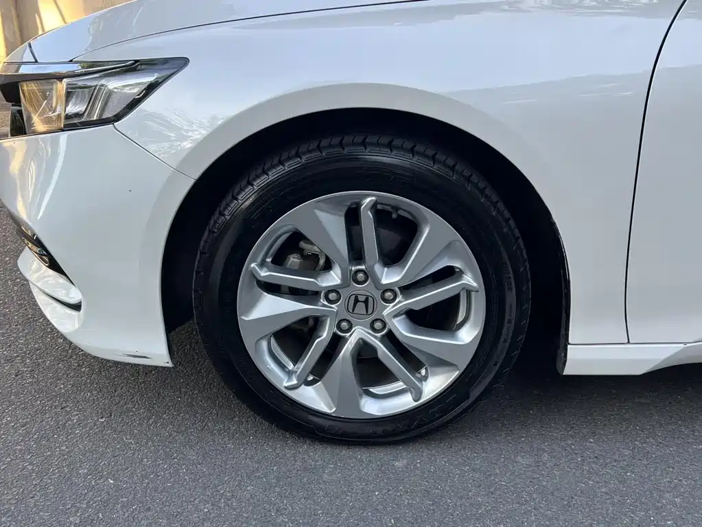 Honda Accord 2019 — фото 18