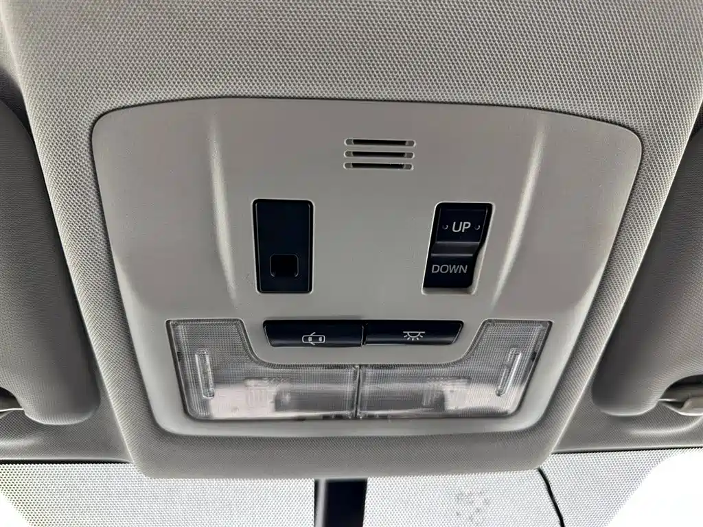 Toyota RAV4 2015 — фото 22