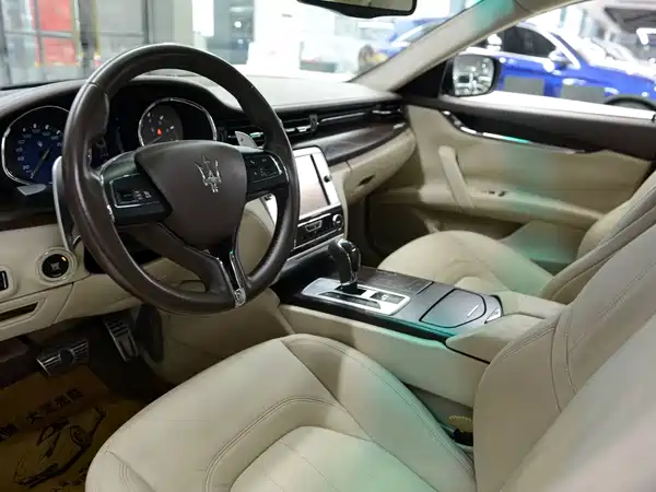 Maserati Quattroporte 2013