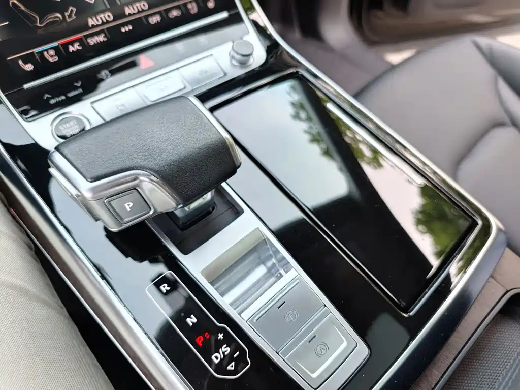 Audi Q7 2023 — фото 23