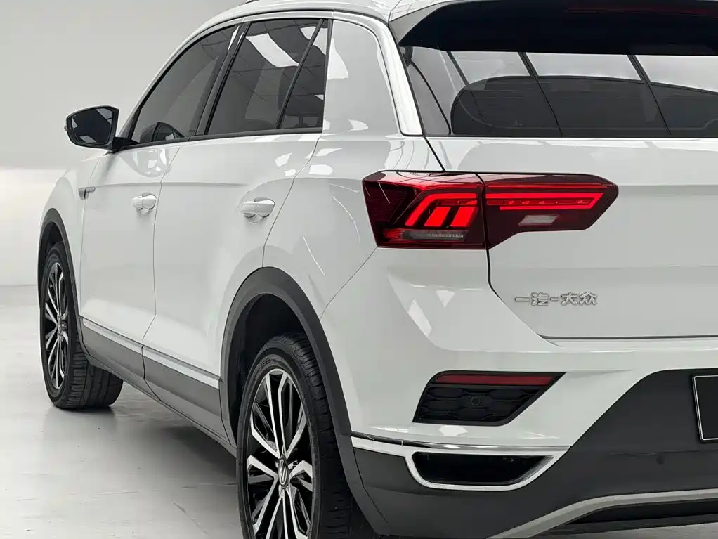 Volkswagen T-Roc 2022 — фото 12
