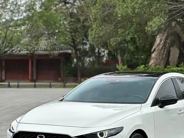 Mazda 3 Axela 2023