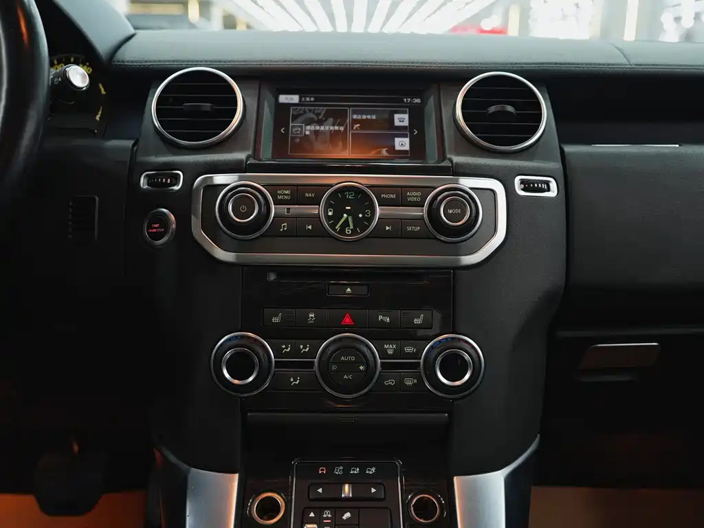 Land Rover Discovery 2016 — фото 16