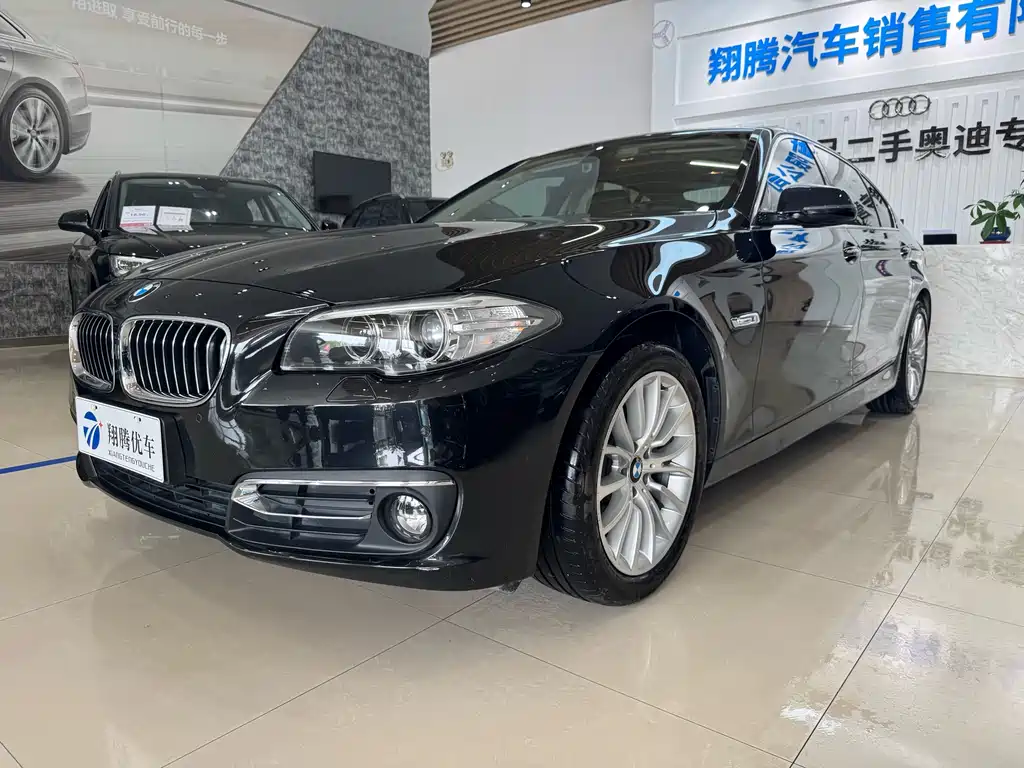 BMW 5 Series 2017 — фото 1