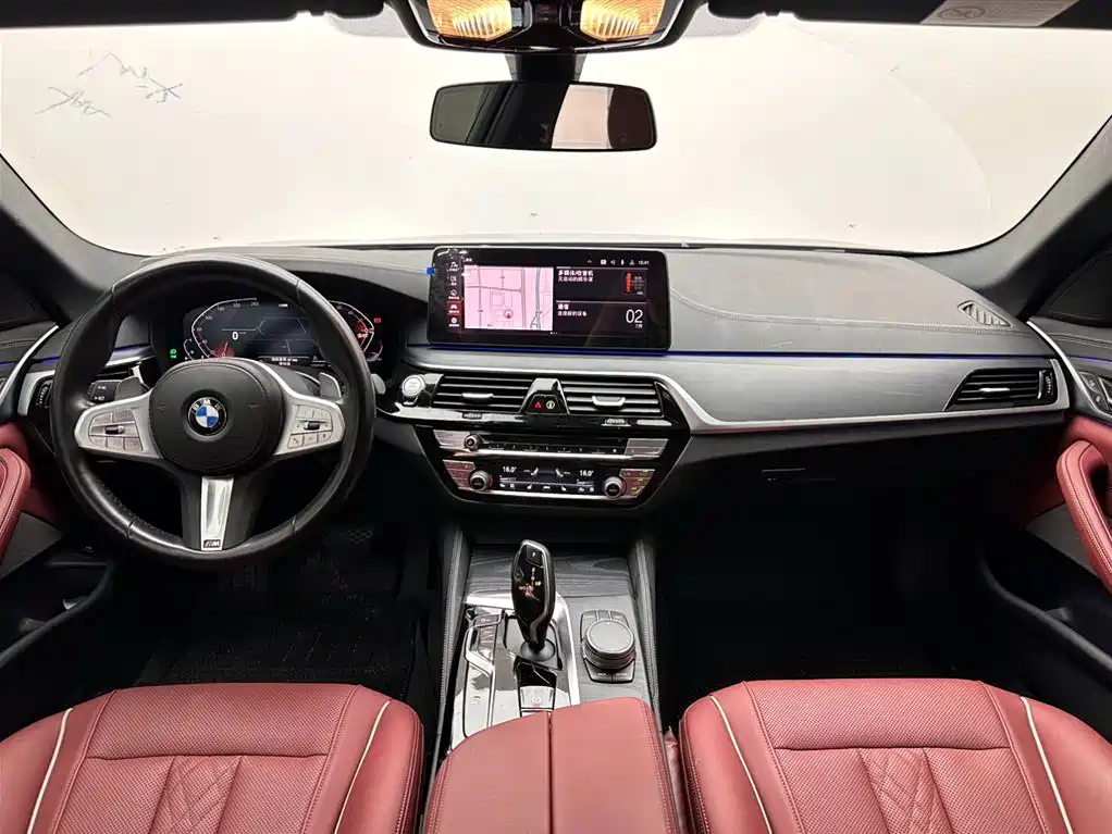 BMW 5 Series 2023 — фото 10