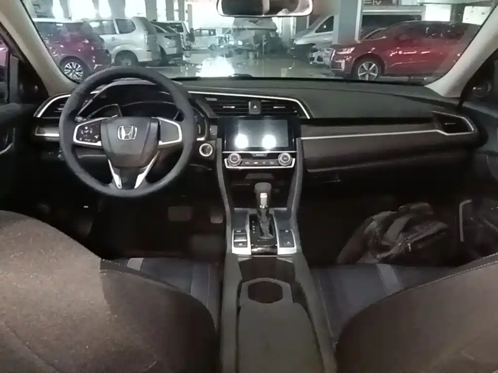 Honda Civic 2019 — фото 10