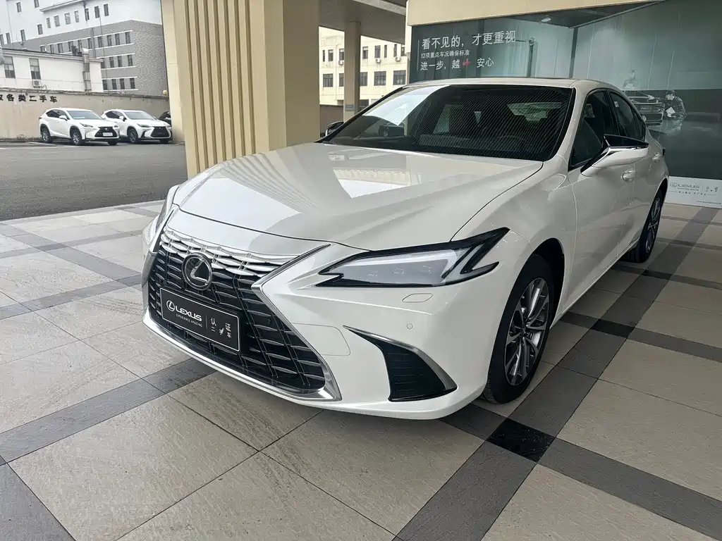 Lexus ES 2025 — фото 2