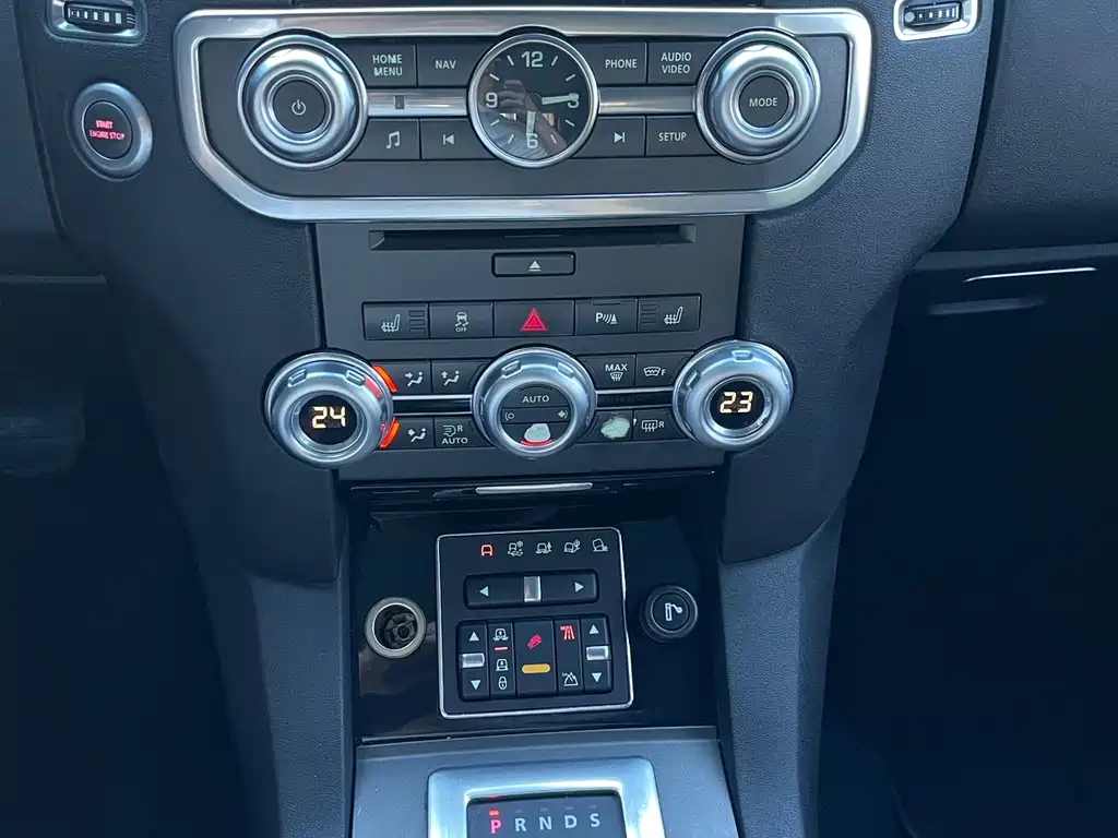Land Rover Discovery 2013 — фото 15