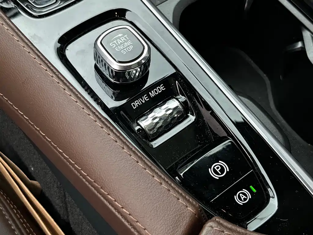 Volvo XC90 2021 — фото 20