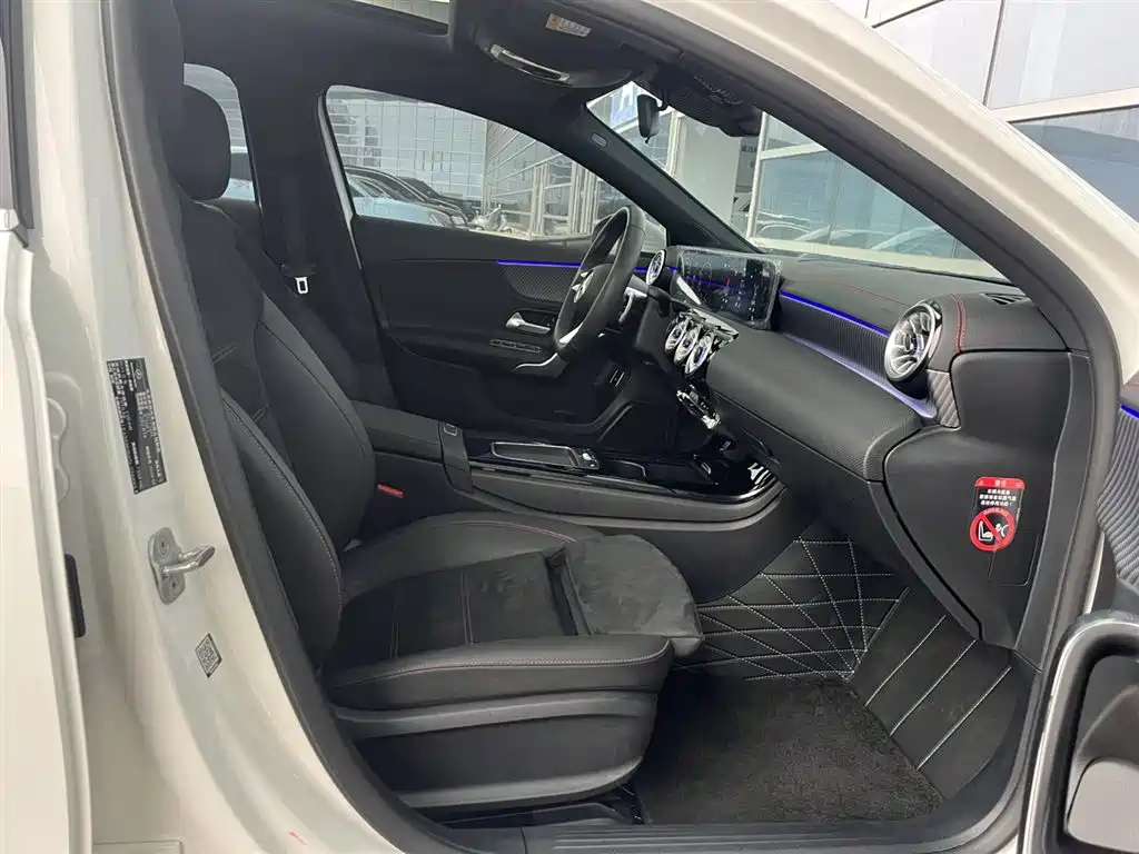 Mercedes-Benz A-Class 2025 — фото 15
