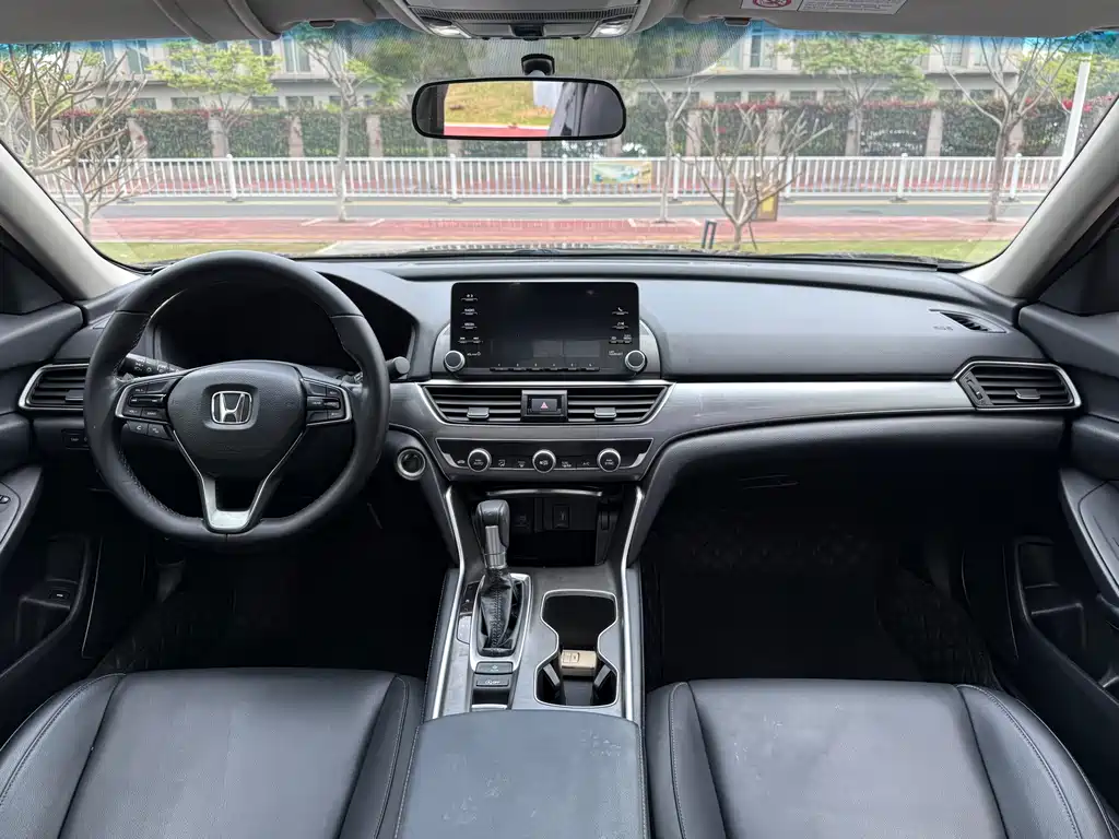 Honda Accord 2019 — фото 11