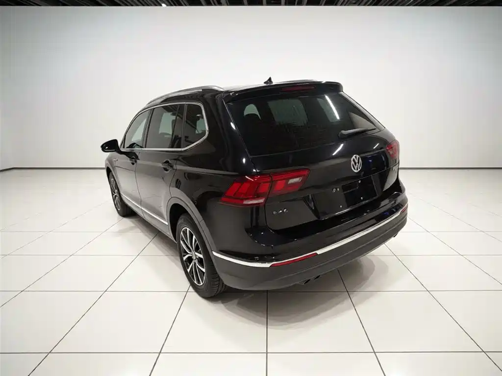 Volkswagen Tiguan L 2018 — фото 9