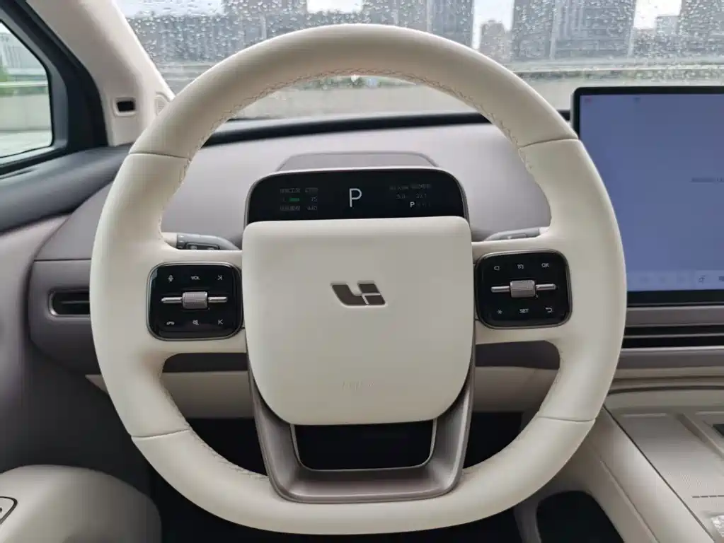 Li Auto i8 2025 — фото 15