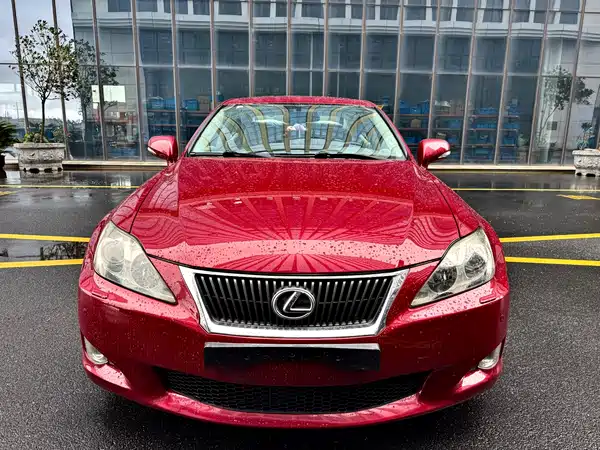 Lexus IS 2010