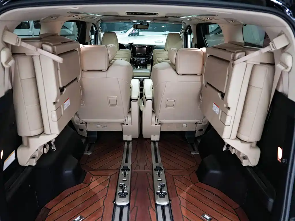 Toyota Alphard 2019 — фото 25