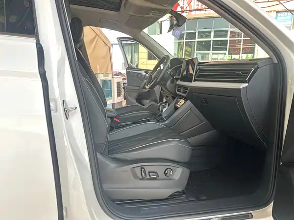 Volkswagen Tiguan L 2022