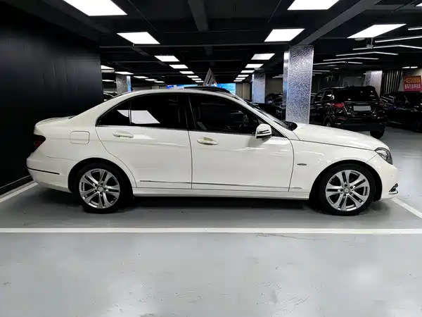 Mercedes-Benz C-Class 2011