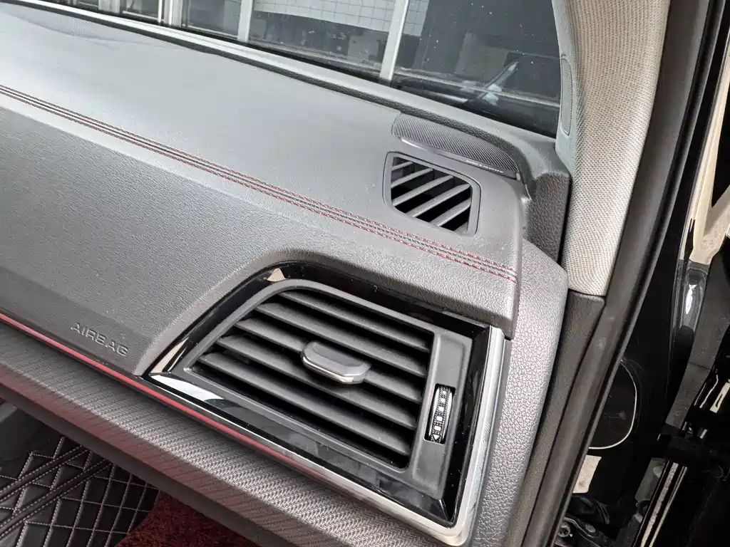 Audi Q5L 2023 — фото 44