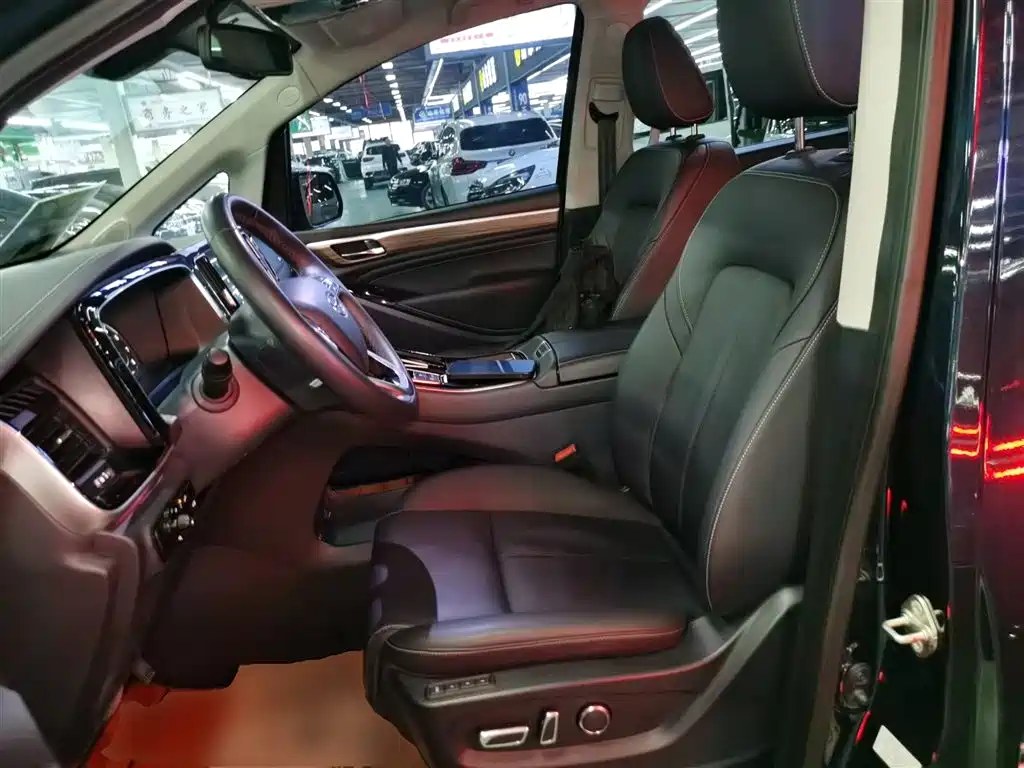 GAC Motor Trumpchi M8 2022 — фото 15