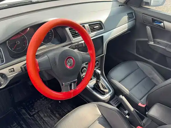 Volkswagen Lavida 2015