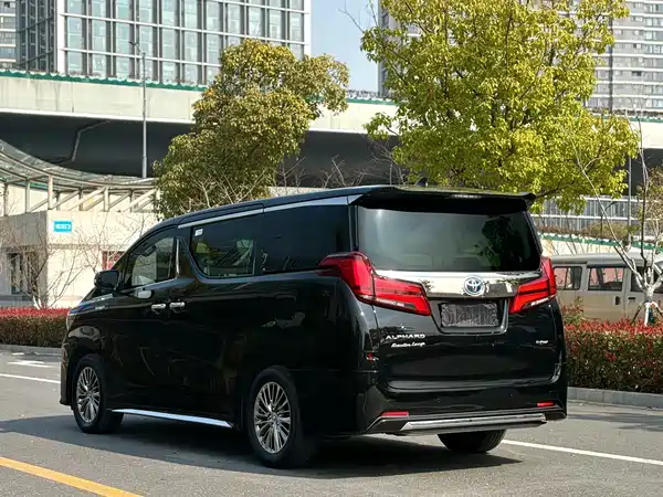 Toyota Alphard 2022