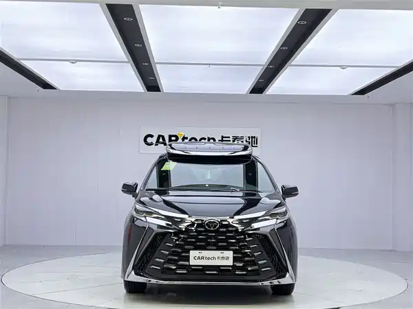 Toyota Granvia 2024
