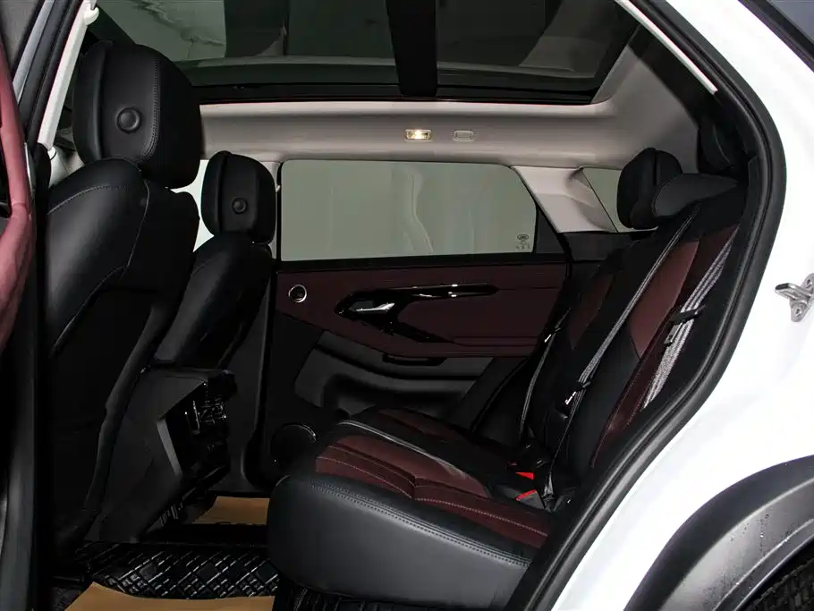 Land Rover Evoque 2025 — фото 19