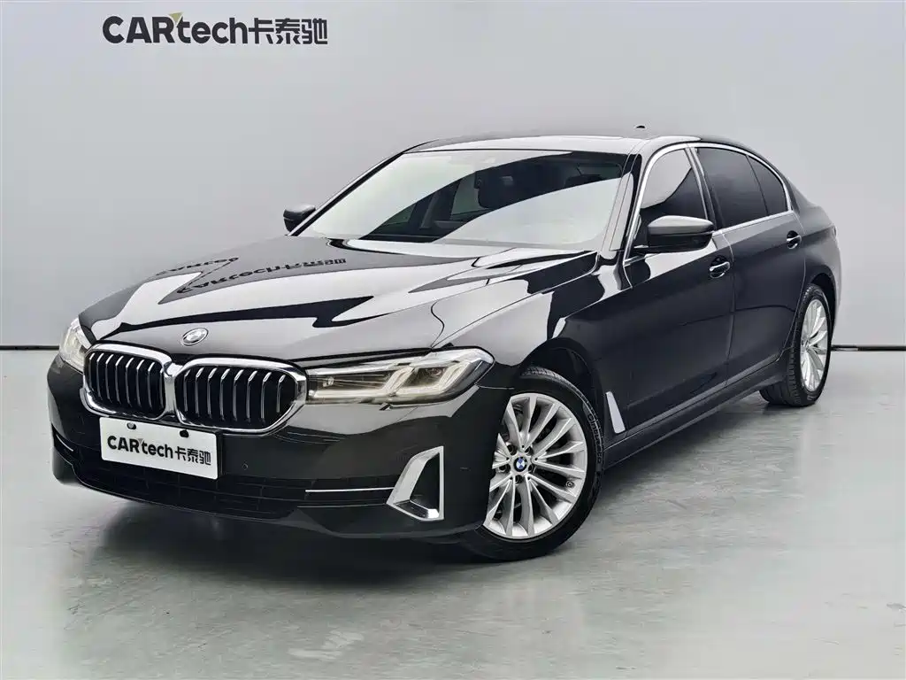 BMW 5 Series 2022 — фото 1