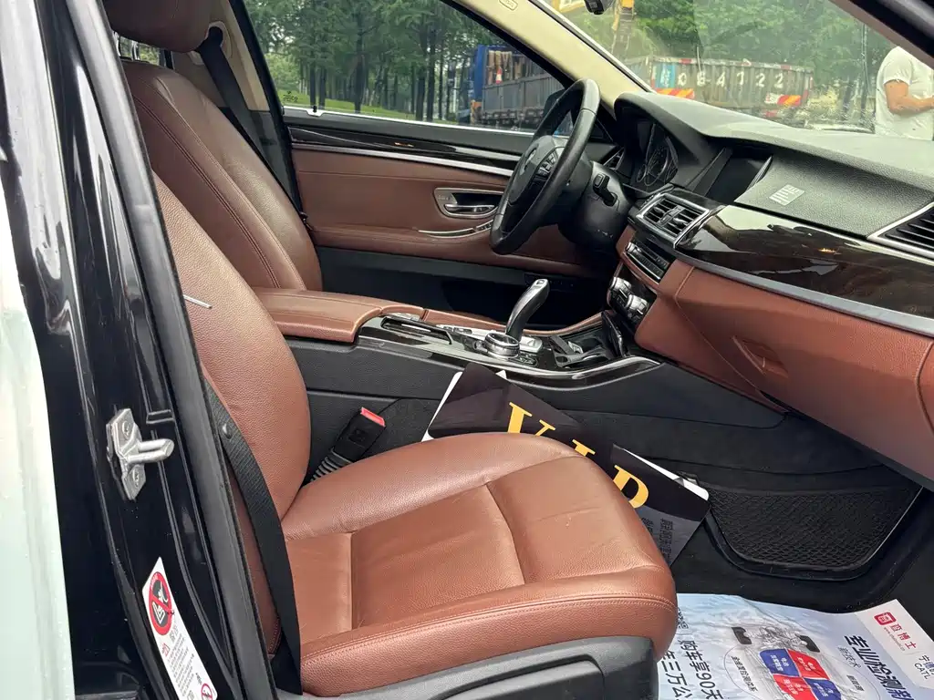 BMW 5 Series 2014 — фото 18