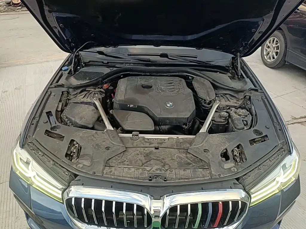 BMW 5 Series 2022 — фото 19