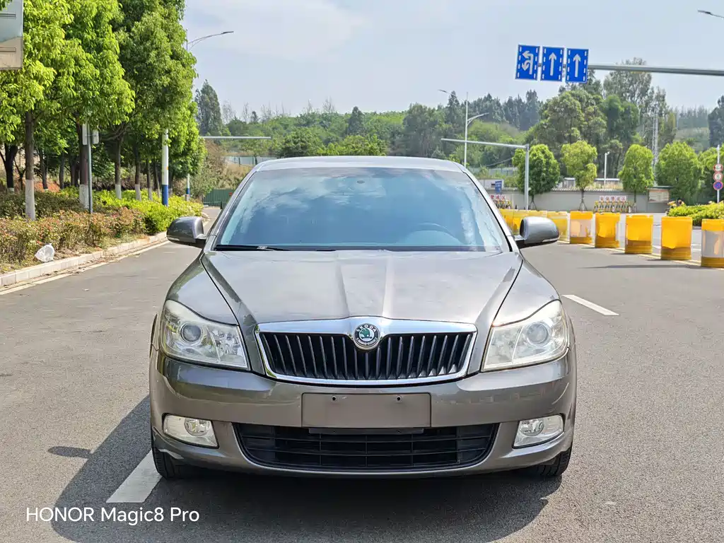 Skoda Octavia 2012 — фото 2