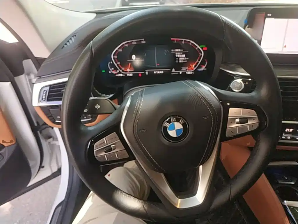 BMW 6 Series GT 2022 — фото 11
