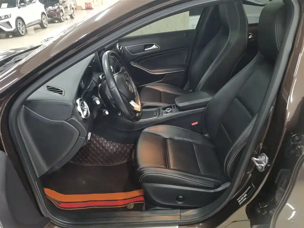 Mercedes-Benz GLA 2018 — фото 14