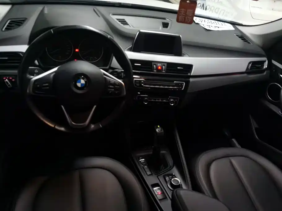 BMW X1 2016 — фото 12