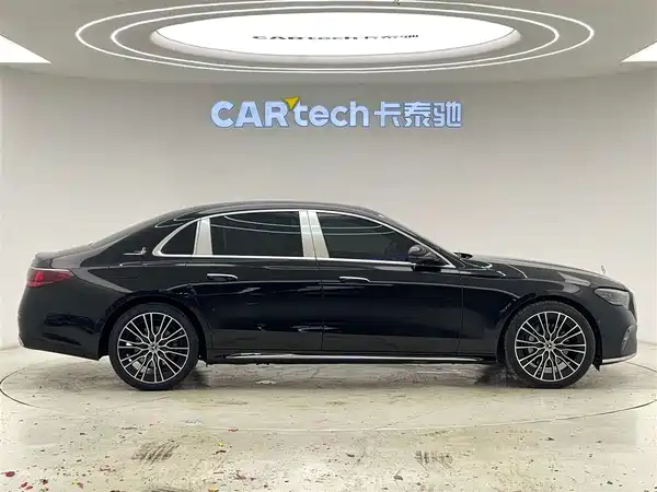 Mercedes-Benz E-Class 2025