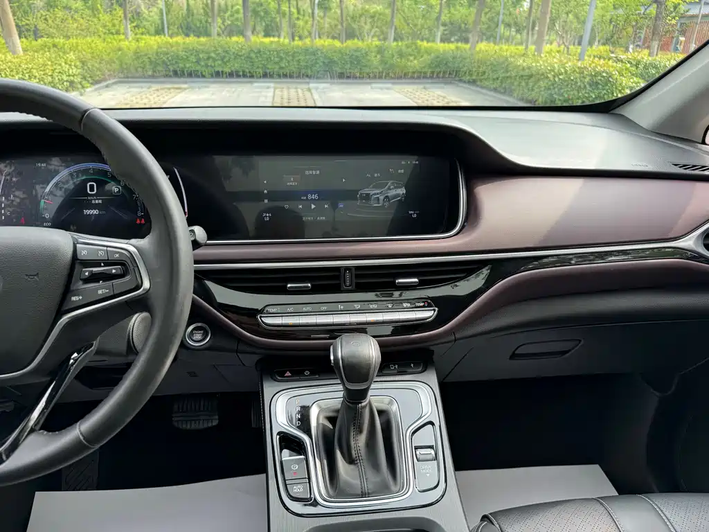 GAC Trumpchi M6 2022 — фото 18
