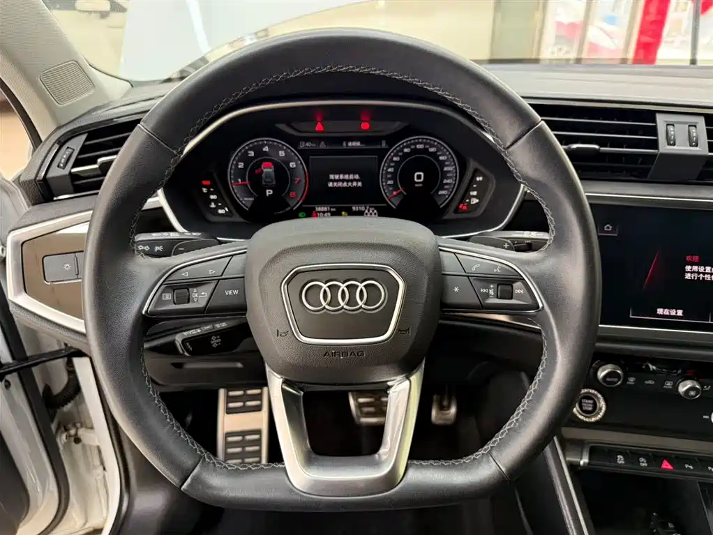 Audi Q3 2023 — фото 11