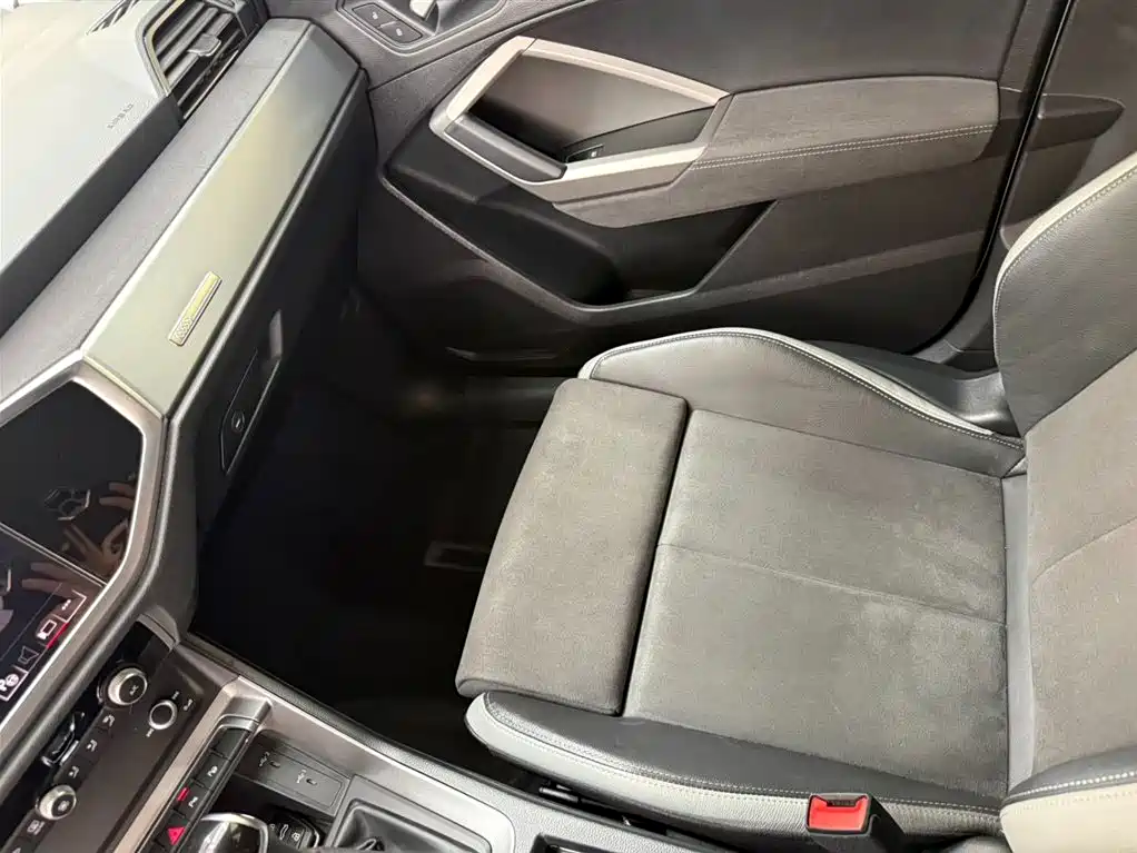 Audi Q3 2023 — фото 13