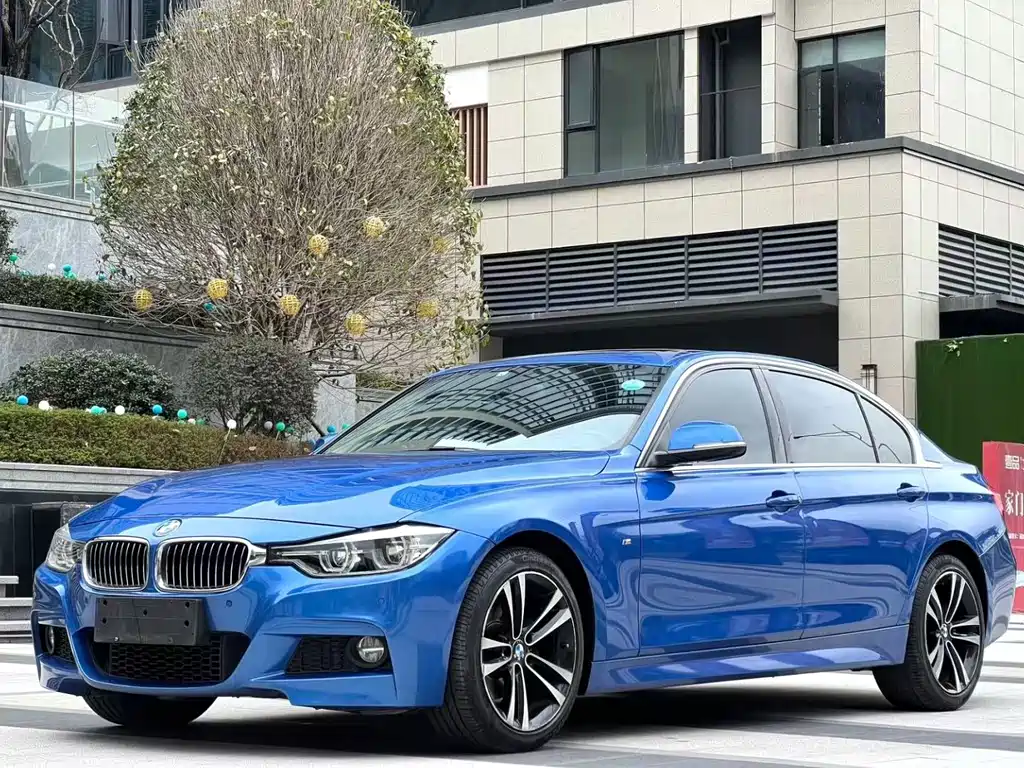 BMW 3 Series 2019 — фото 1
