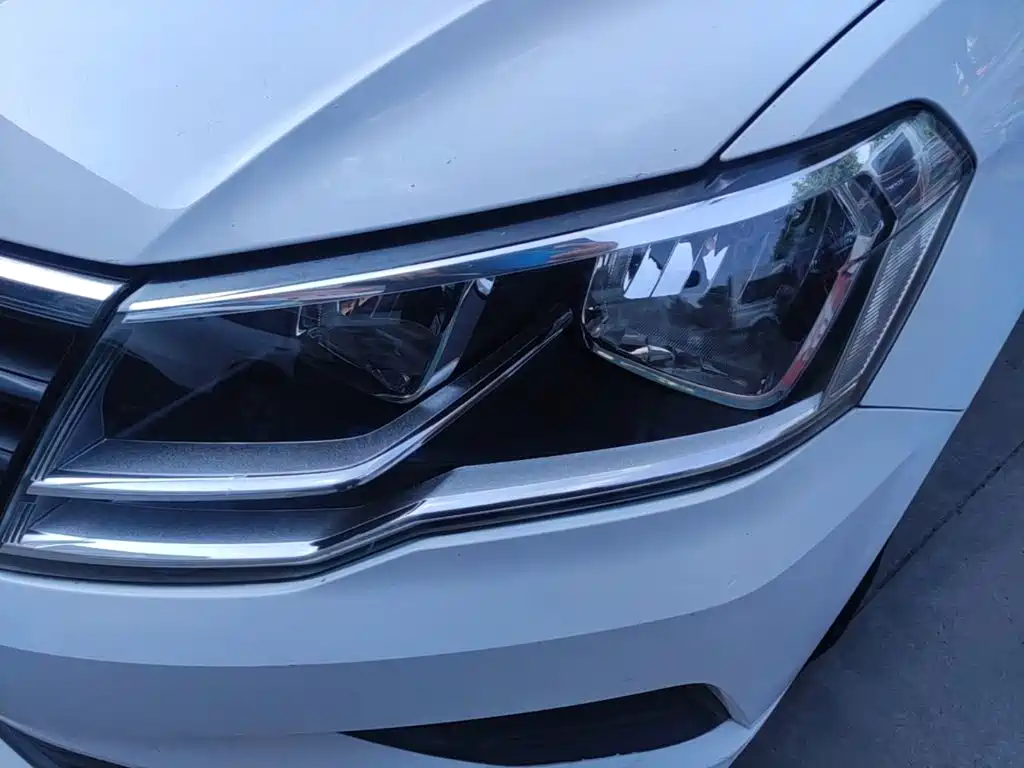 Volkswagen Jetta 2017 — фото 24