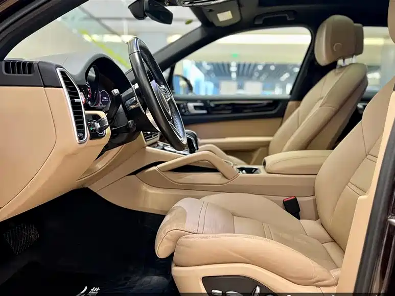 Porsche Cayenne Hybrid 2020 — фото 24