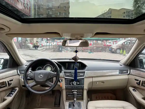 Mercedes-Benz E-Class 2010