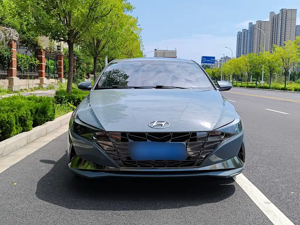 Hyundai Elantra 2023 — фото 17
