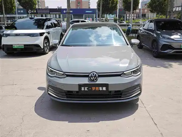 Volkswagen Golf 2023