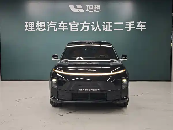 Li Auto L6 2025