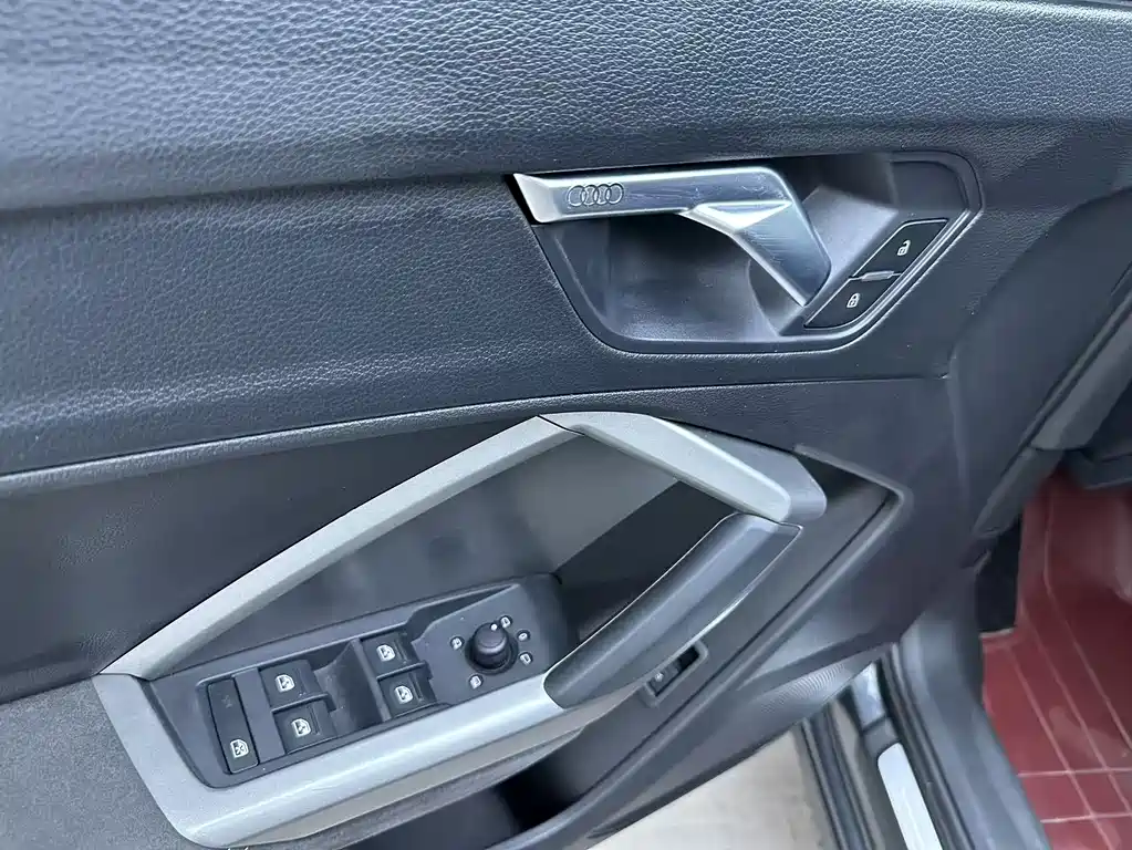 Audi Q3 2023 — фото 16