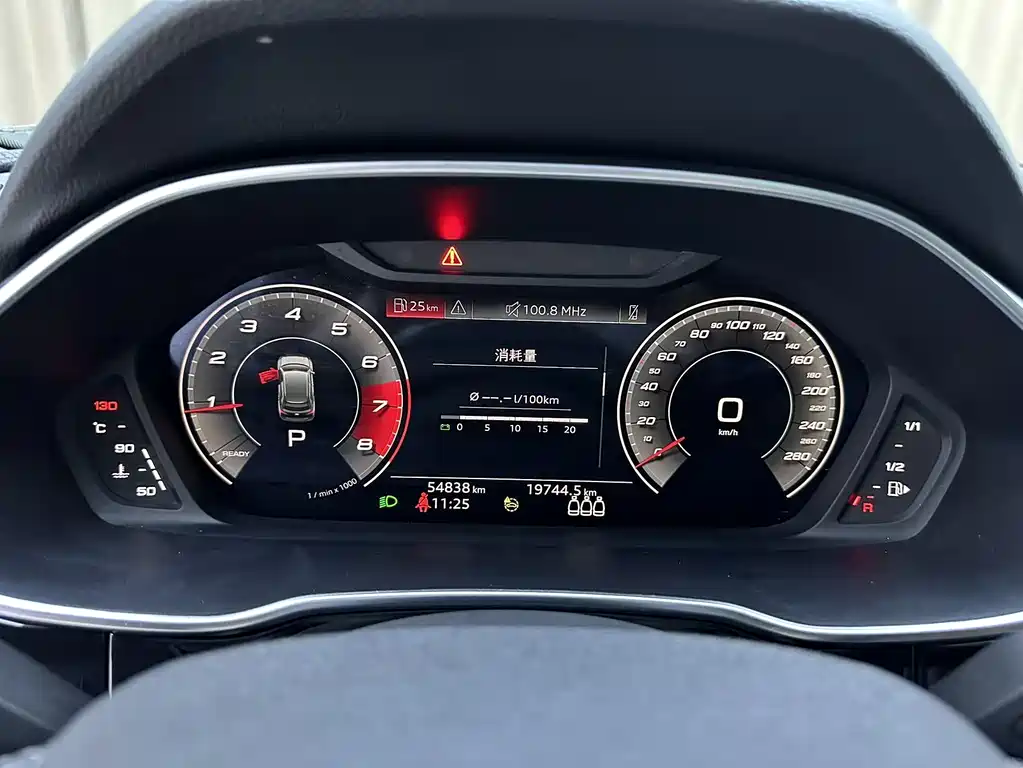 Audi Q3 2023 — фото 10