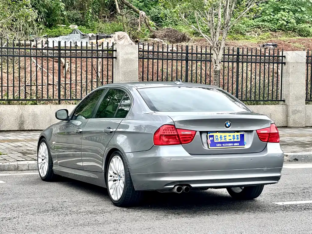 BMW 3 Series 2009 — фото 18